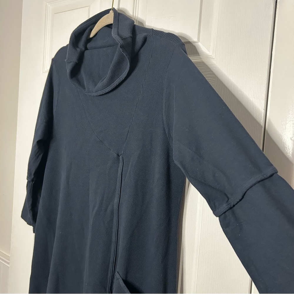 Blue Fish Cowl Neck Thermal Pocket Asymmetric Tunic - Picture 3 of 12